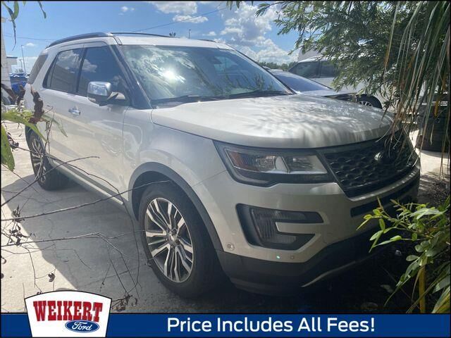 2017 Ford Explorer Platinum — photo 1 of 10