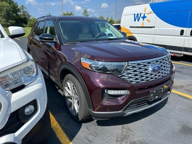 2023 Ford Explorer Hybrid Platinum — photo 1 of 10