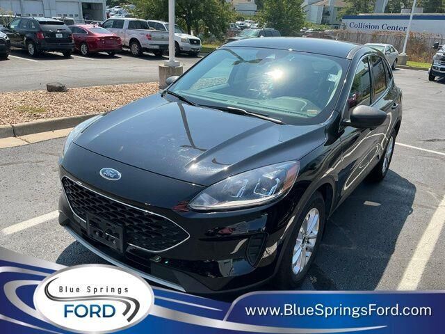 2022 Ford Escape Hybrid SE