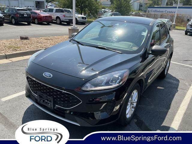 2022 Ford Escape Hybrid SE — photo 1 of 16