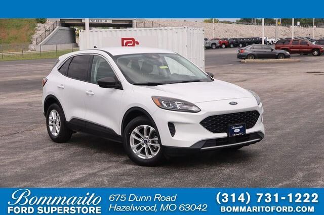 2022 Ford Escape Hybrid SE — photo 1 of 26