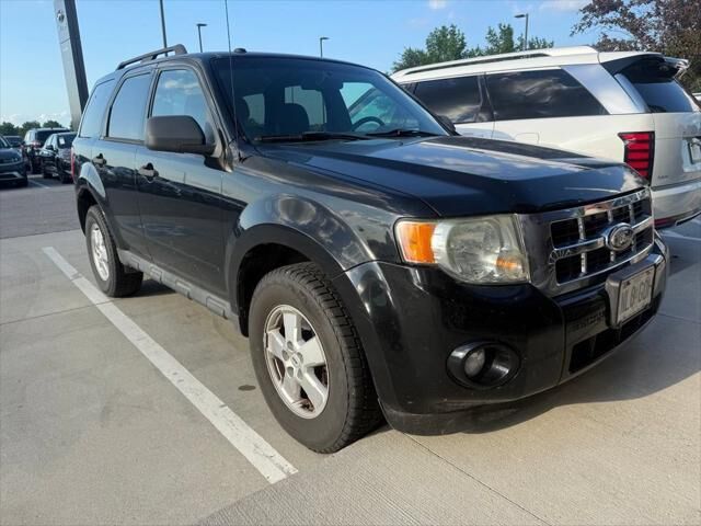 2010 Ford Escape XLT — photo 1 of 9