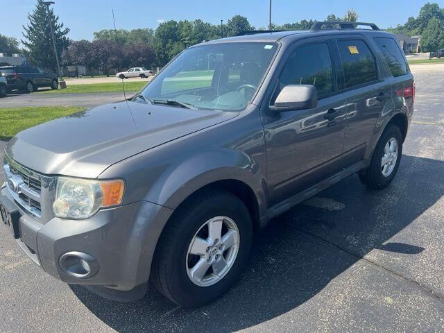 2010 Ford Escape XLT — photo 1 of 12