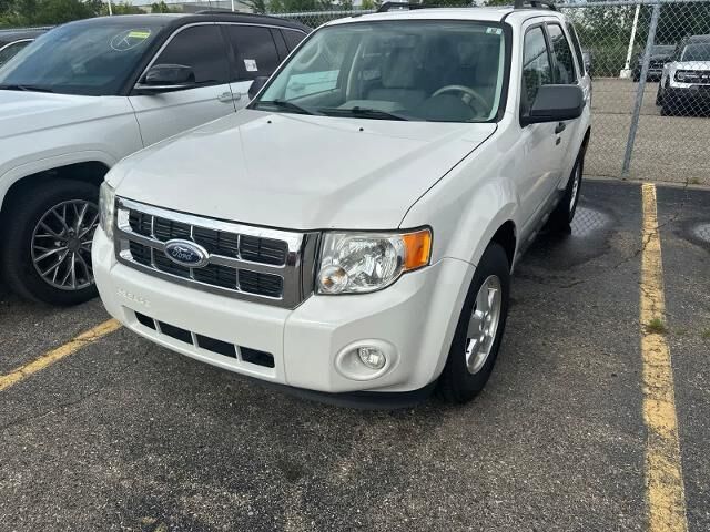 2011 Ford Escape XLT — photo 1 of 13