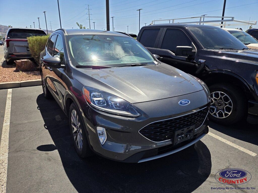 2020 Ford Escape Hybrid Titanium — photo 1 of 3