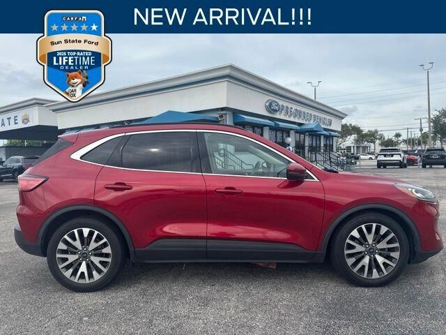 2020 Ford Escape Hybrid Titanium