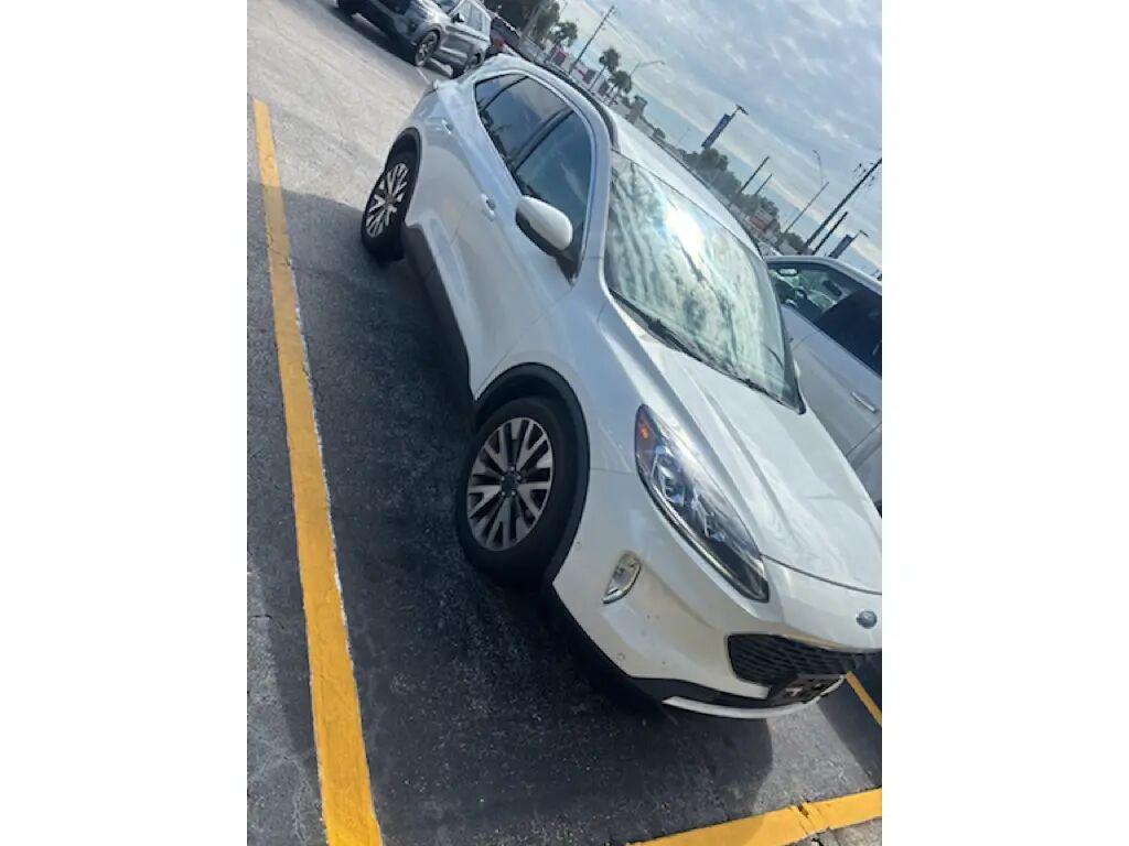 2020 Ford Escape Hybrid Titanium — photo 1 of 17