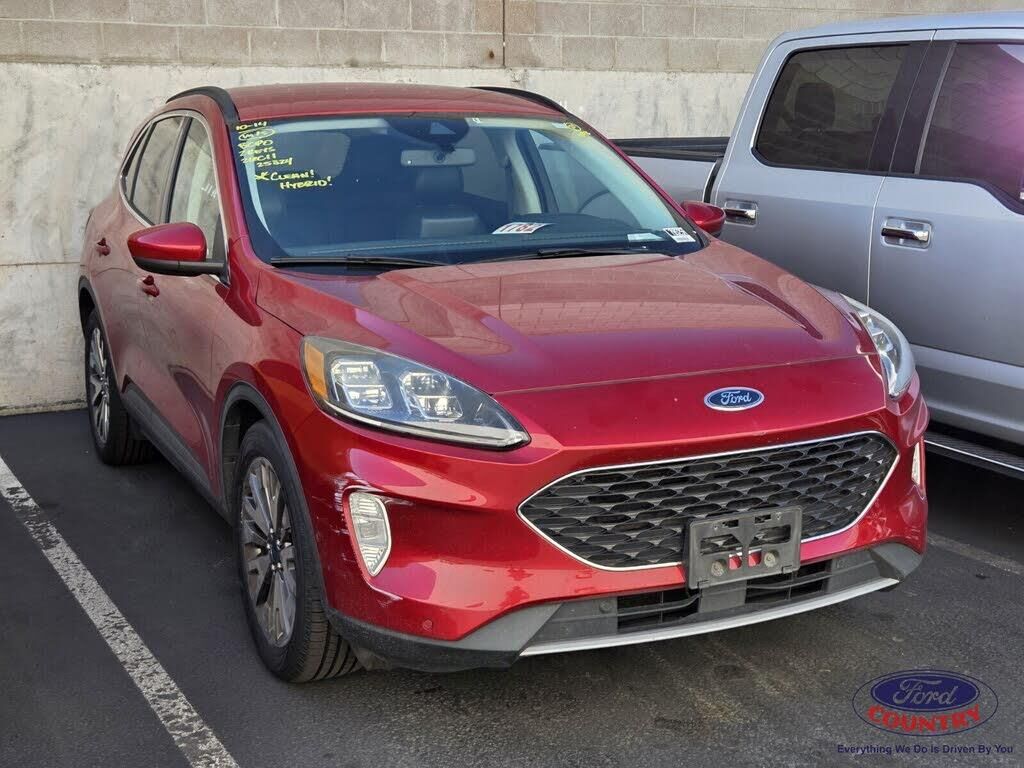 2021 Ford Escape Hybrid Titanium — photo 1 of 1