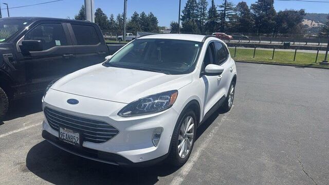 2022 Ford Escape Hybrid Titanium