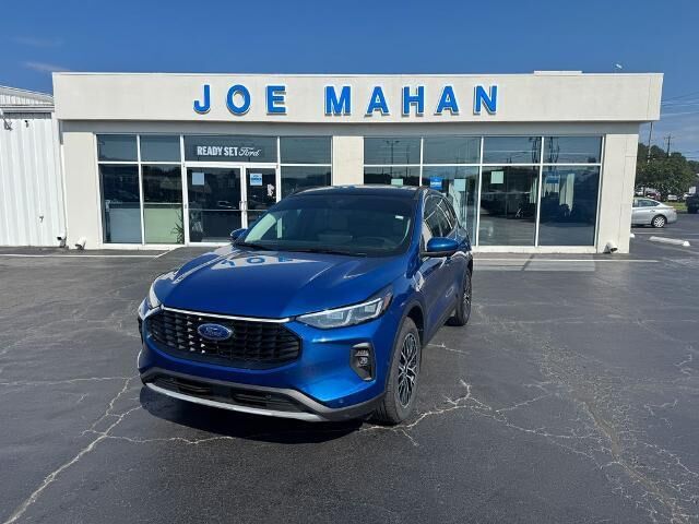 2023 Ford Escape Plug-In Hybrid Base — photo 1 of 26