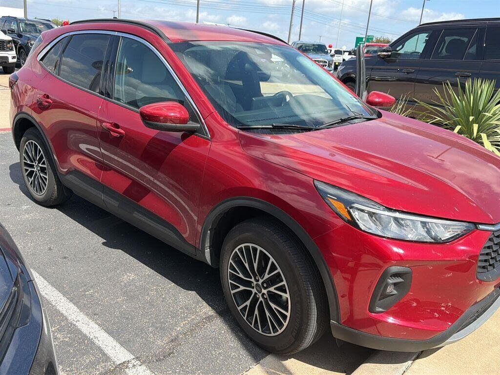 2024 Ford Escape Plug-In Hybrid PHEV — photo 1 of 1