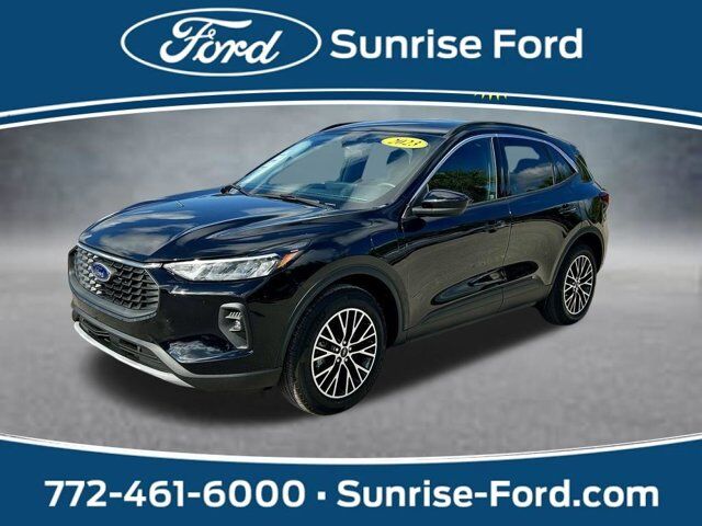 2023 Ford Escape PHEV — photo 1 of 2