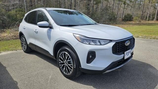 2025 Ford Escape Plug-In Hybrid PHEV — photo 1 of 13