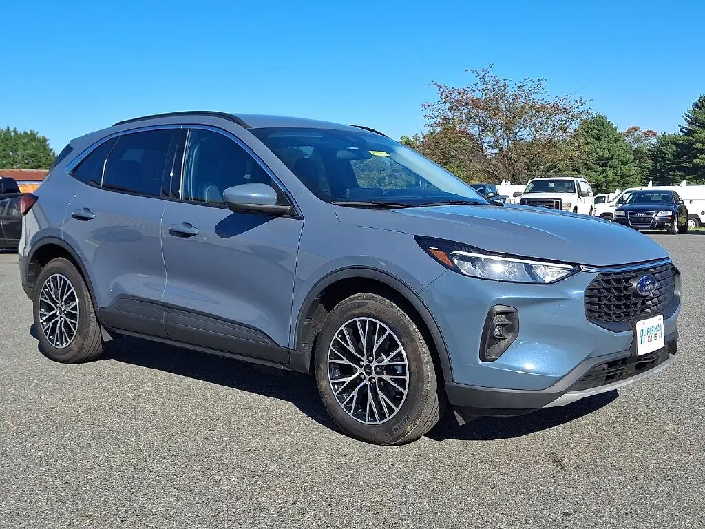 2023 Ford Escape Plug-In Hybrid Base — photo 1 of 13