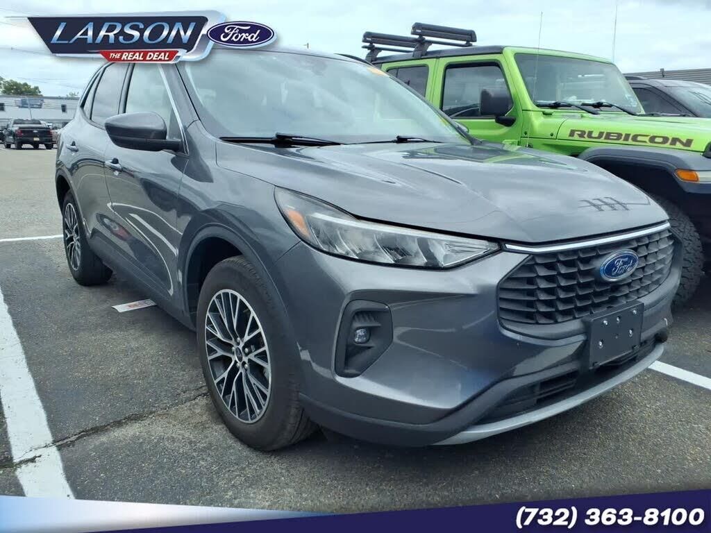 2024 Ford Escape Plug-In Hybrid PHEV — photo 1 of 1