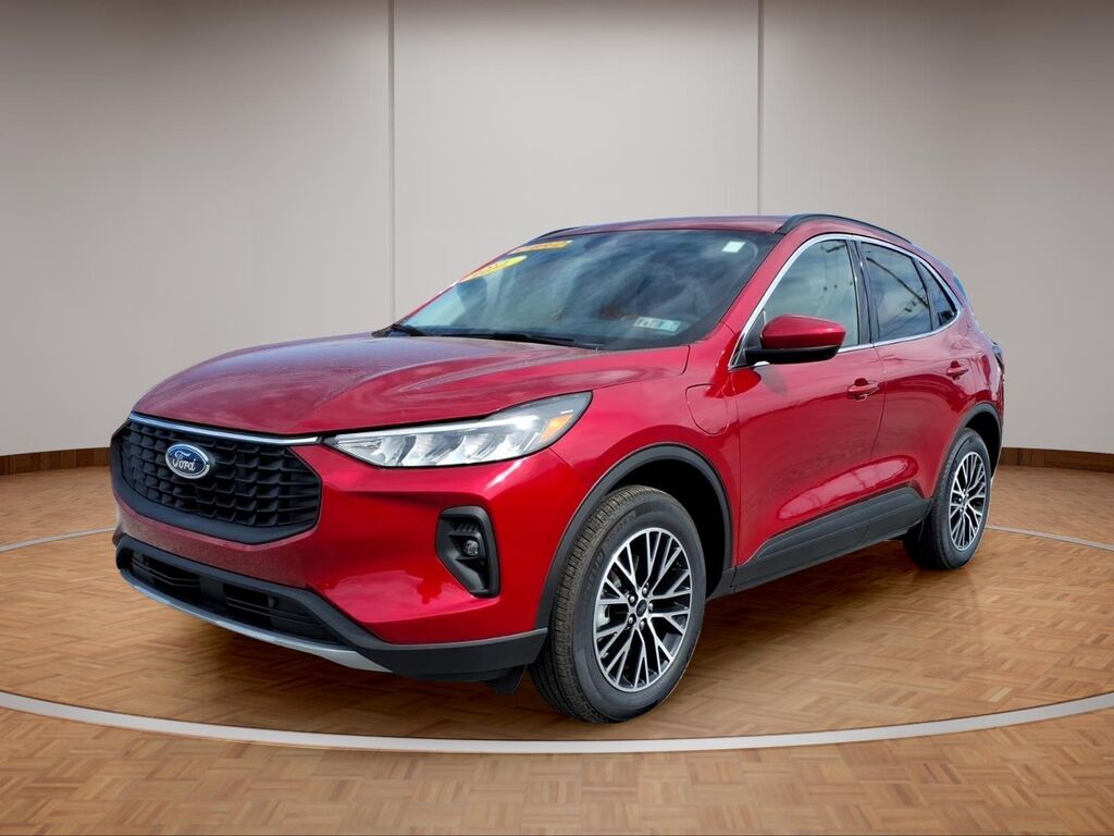 2025 Ford Escape — photo 1 of 13