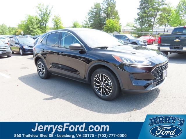 2022 Ford Escape Plug-In Hybrid SE — photo 1 of 26