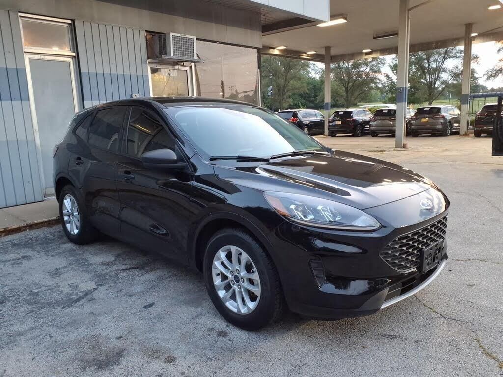 2022 Ford Escape S — photo 1 of 1