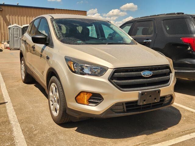 2018 Ford Escape S — photo 1 of 2