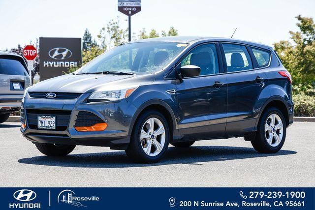 2015 Ford Escape S — photo 1 of 11