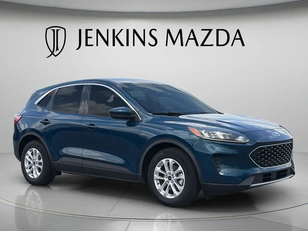 2020 Ford Escape SE — photo 1 of 20