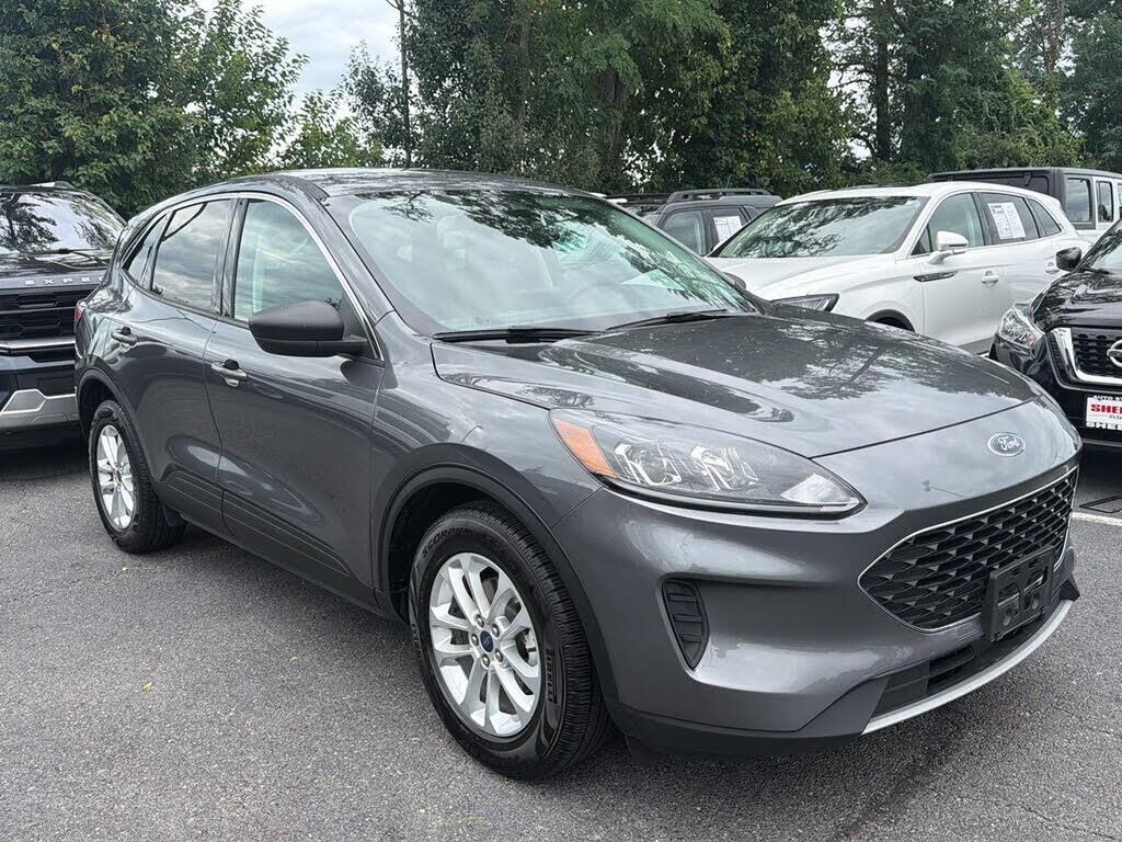 2022 Ford Escape SE — photo 1 of 6