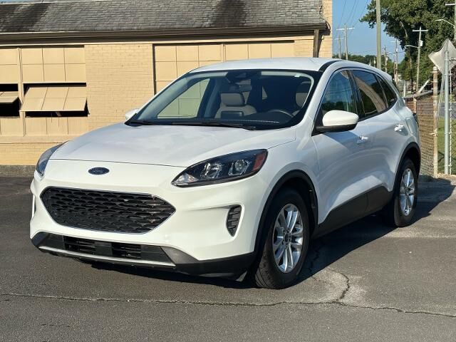 2022 Ford Escape SE — photo 1 of 13