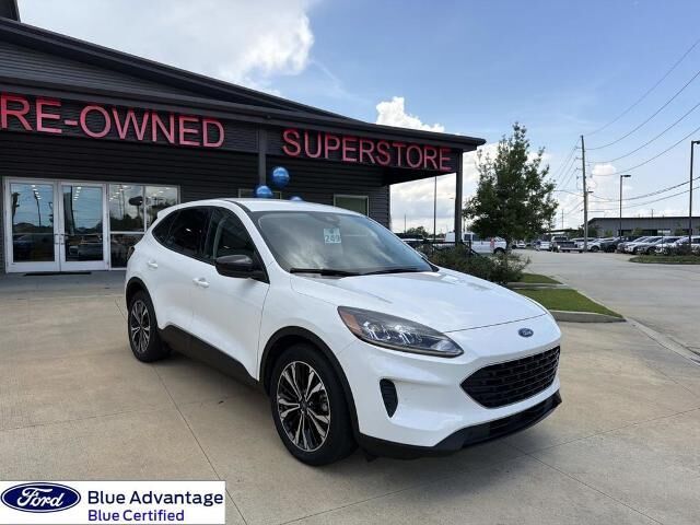 2022 Ford Escape SE — photo 1 of 13