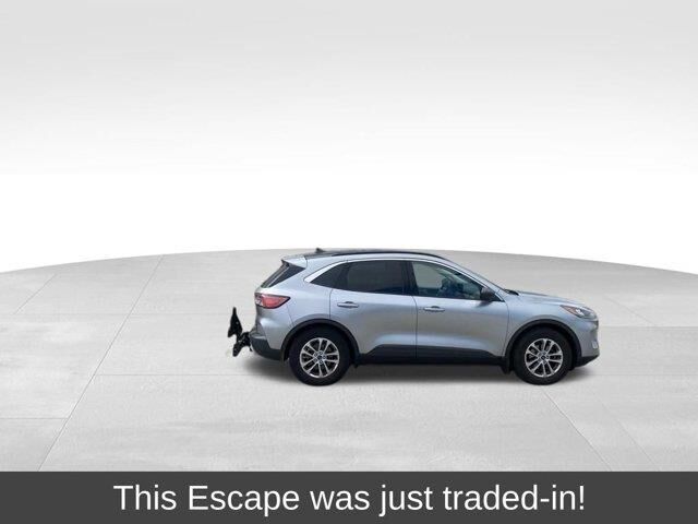 2022 Ford Escape SE — photo 1 of 2