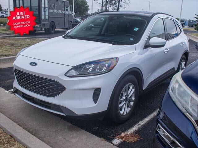 2020 Ford Escape SE — photo 1 of 5