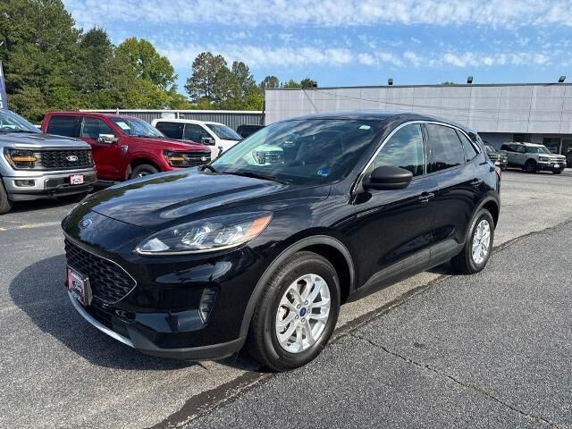2022 Ford Escape SE — photo 1 of 13