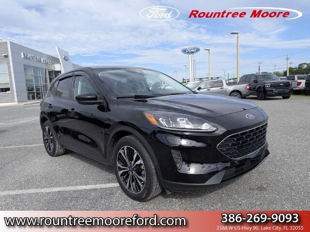 2022 Ford Escape SE — photo 1 of 26