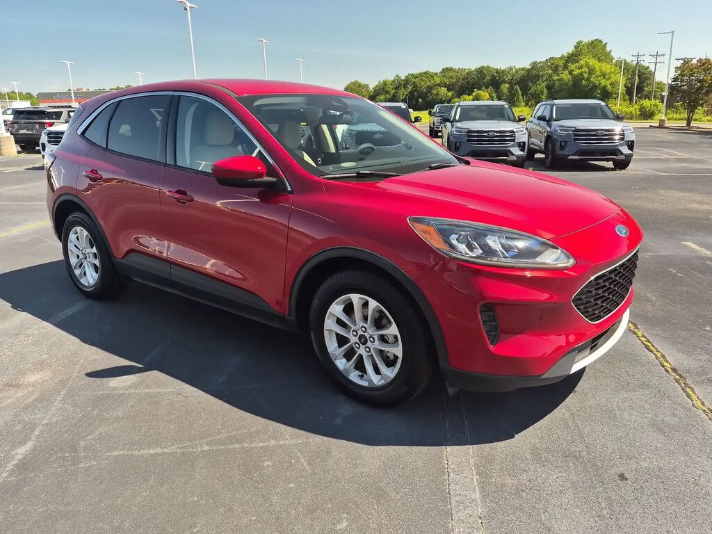 2020 Ford Escape SE — photo 1 of 26