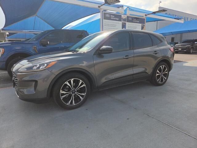 2022 Ford Escape SE — photo 1 of 4