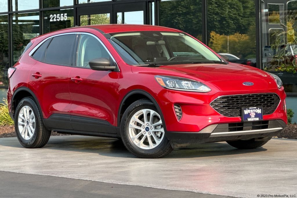 2022 Ford Escape SE — photo 1 of 26