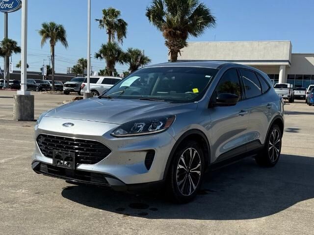 2022 Ford Escape SE — photo 1 of 13