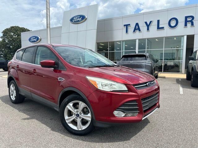 2015 Ford Escape SE — photo 1 of 26