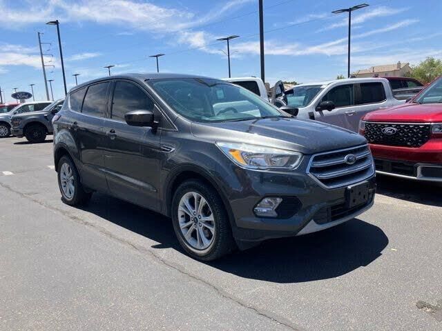 2017 Ford Escape SE — photo 1 of 3