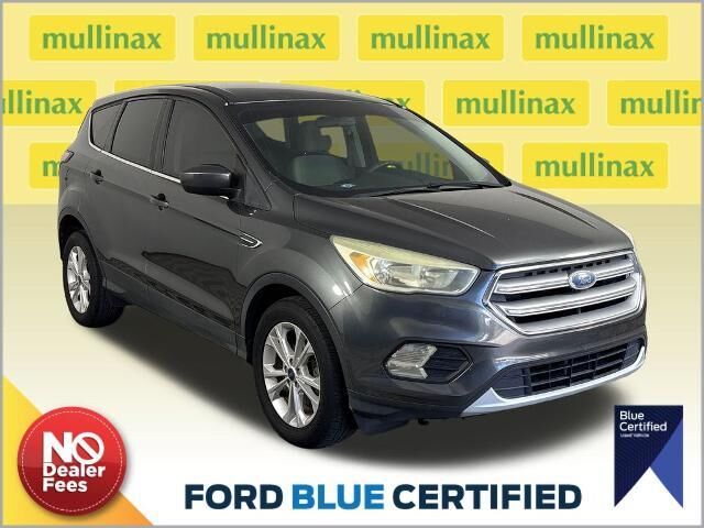 2017 Ford Escape SE — photo 1 of 20