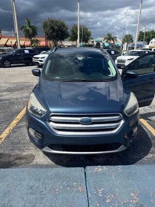 2018 Ford Escape SE — photo 1 of 12