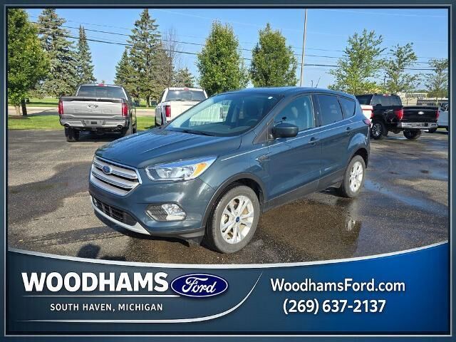 2019 Ford Escape SE — photo 1 of 12