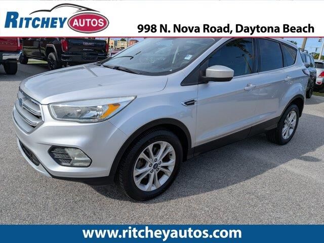 2017 Ford Escape SE — photo 1 of 13