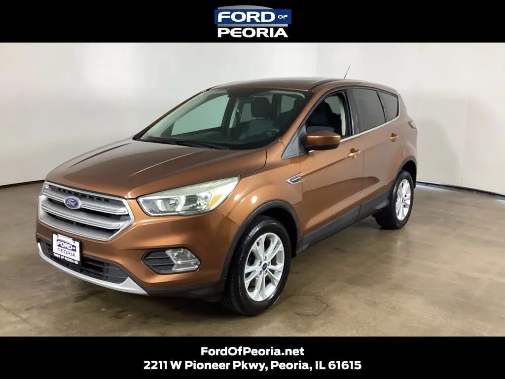 2017 Ford Escape SE — photo 1 of 17