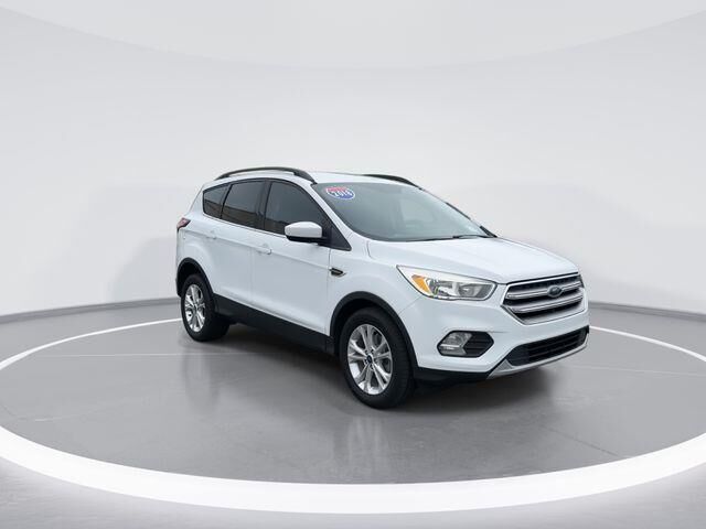 2018 Ford Escape SE — photo 1 of 17