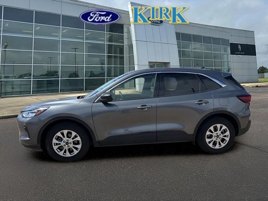 2023 Ford Escape Active — photo 1 of 4