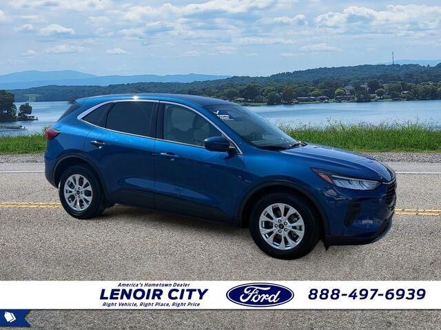 2023 Ford Escape Active — photo 1 of 26