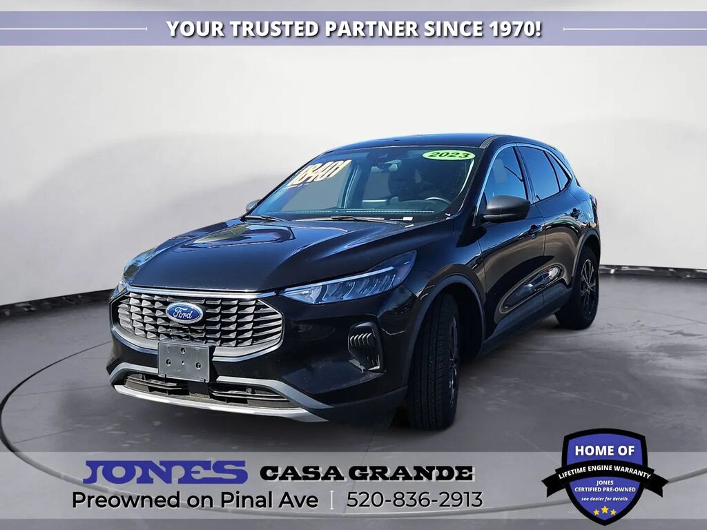 2023 Ford Escape Active — photo 1 of 13