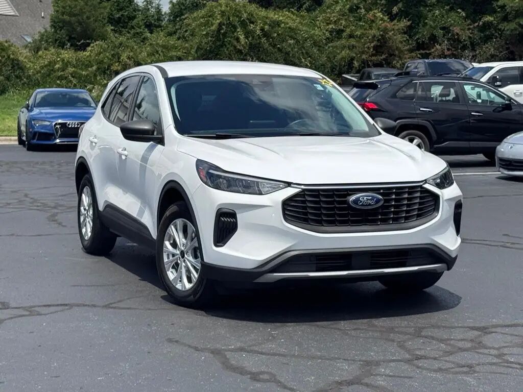 2024 Ford Escape Active — photo 1 of 26