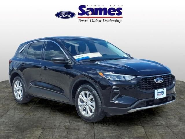 2024 Ford Escape Active — photo 1 of 13