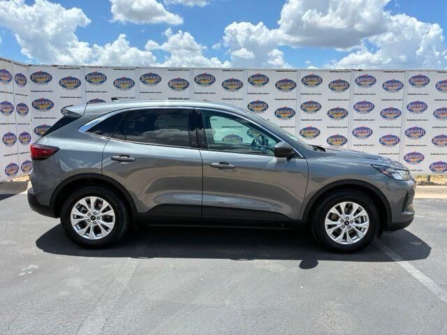 2024 Ford Escape Active — photo 1 of 26